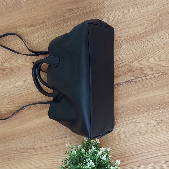 Halston purse. Size- 13,5x9x5 - Picture 5 of 8